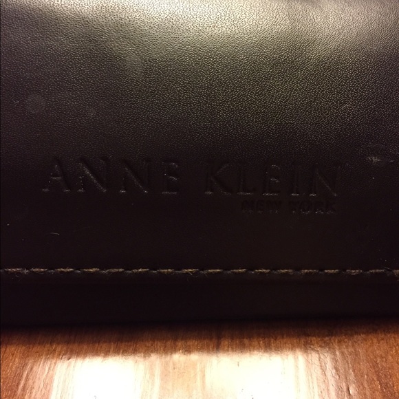 Anne Klein Sunglasses - Picture 4 of 4